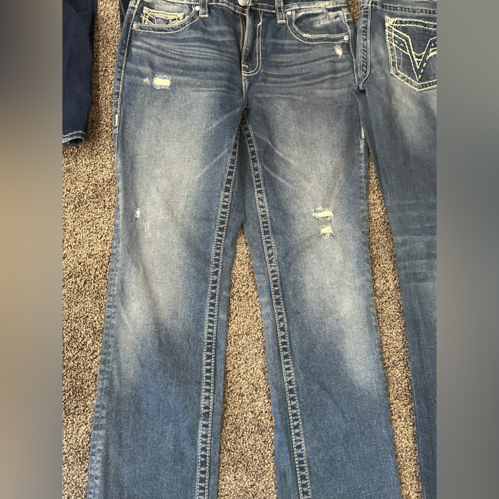 Vigoss Distressed Blue Jeans - Size 8 - SUPER CUTE! Worn once
